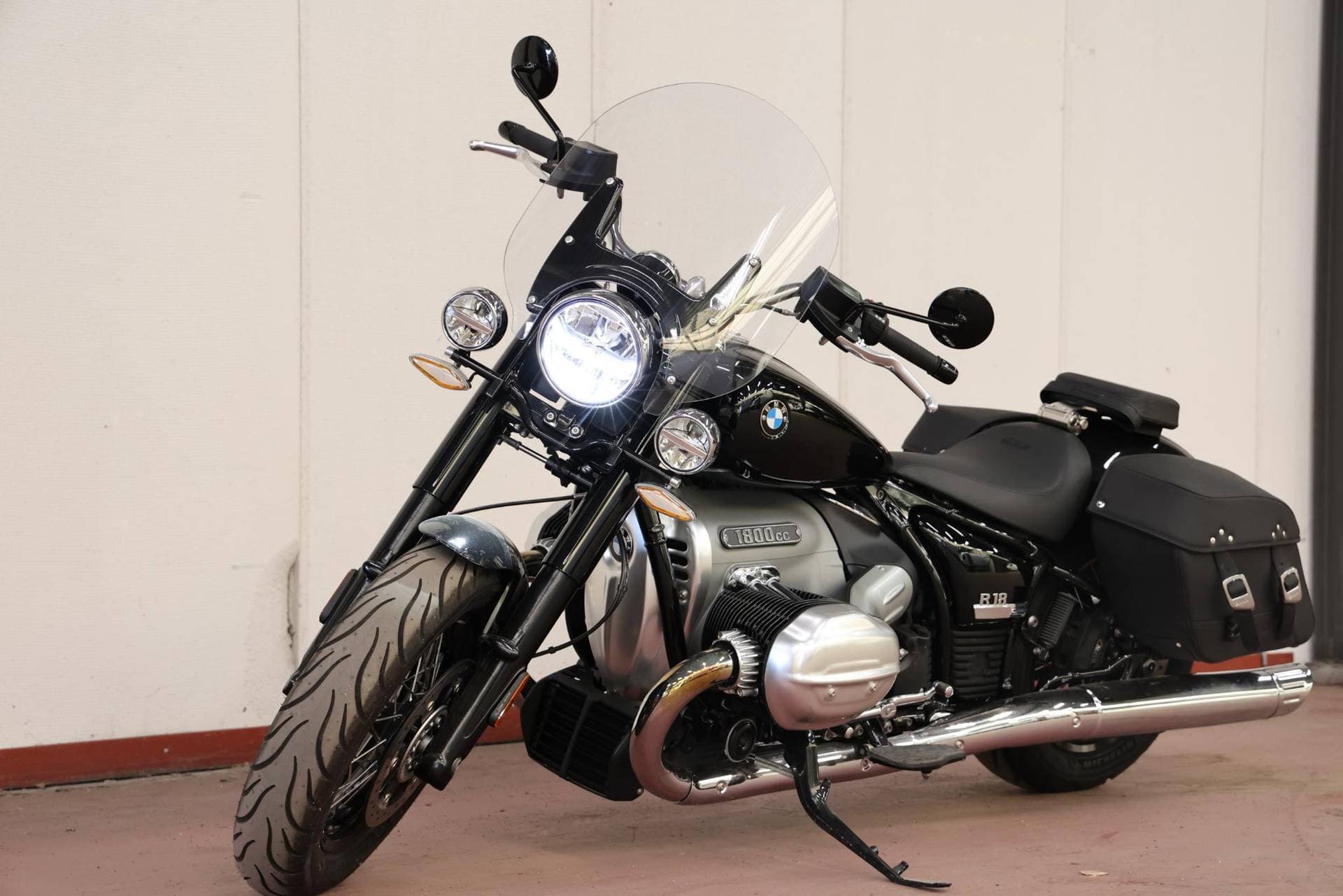 BMW R 18