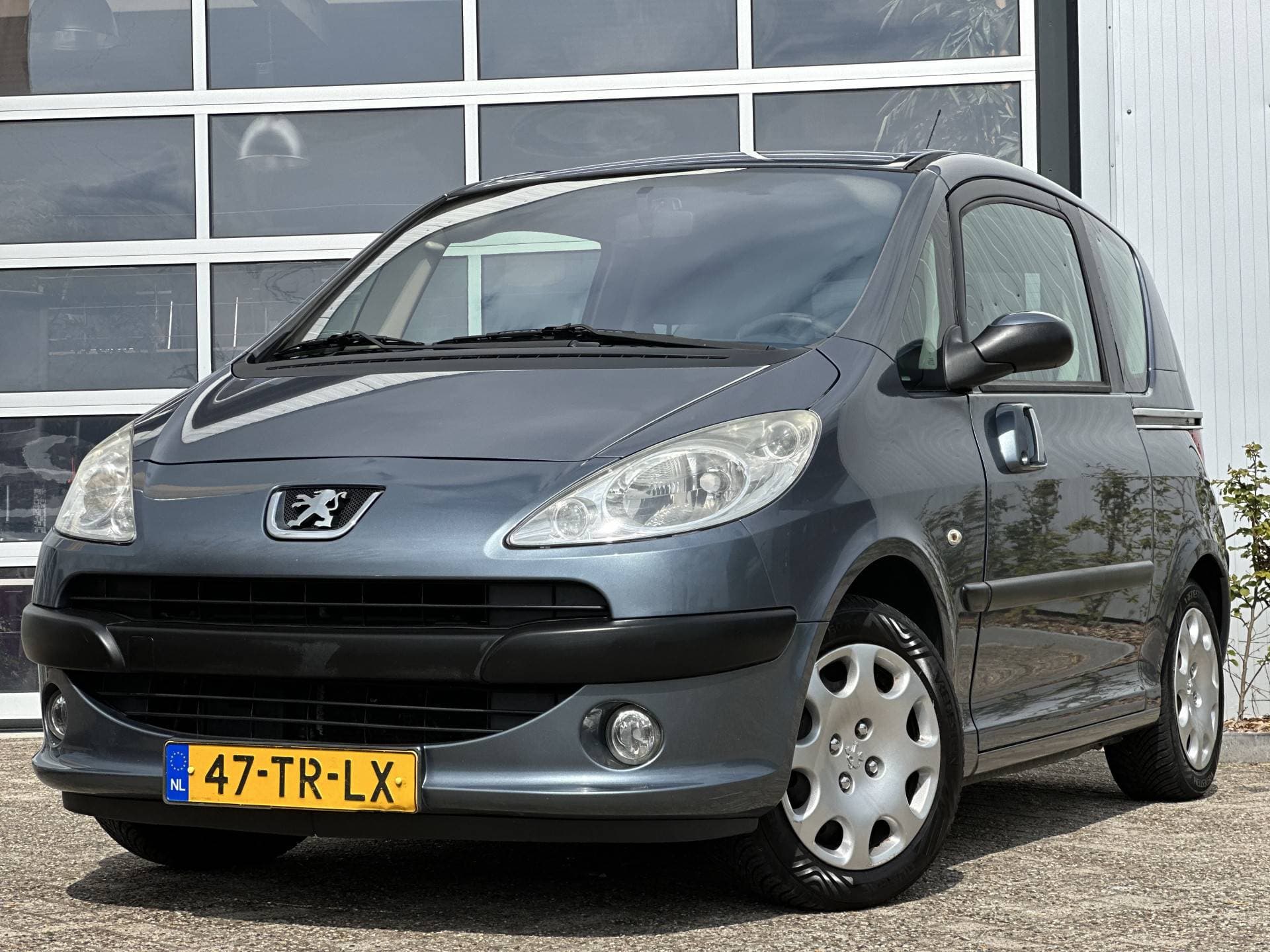 Peugeot 1007 - Afbeelding 1