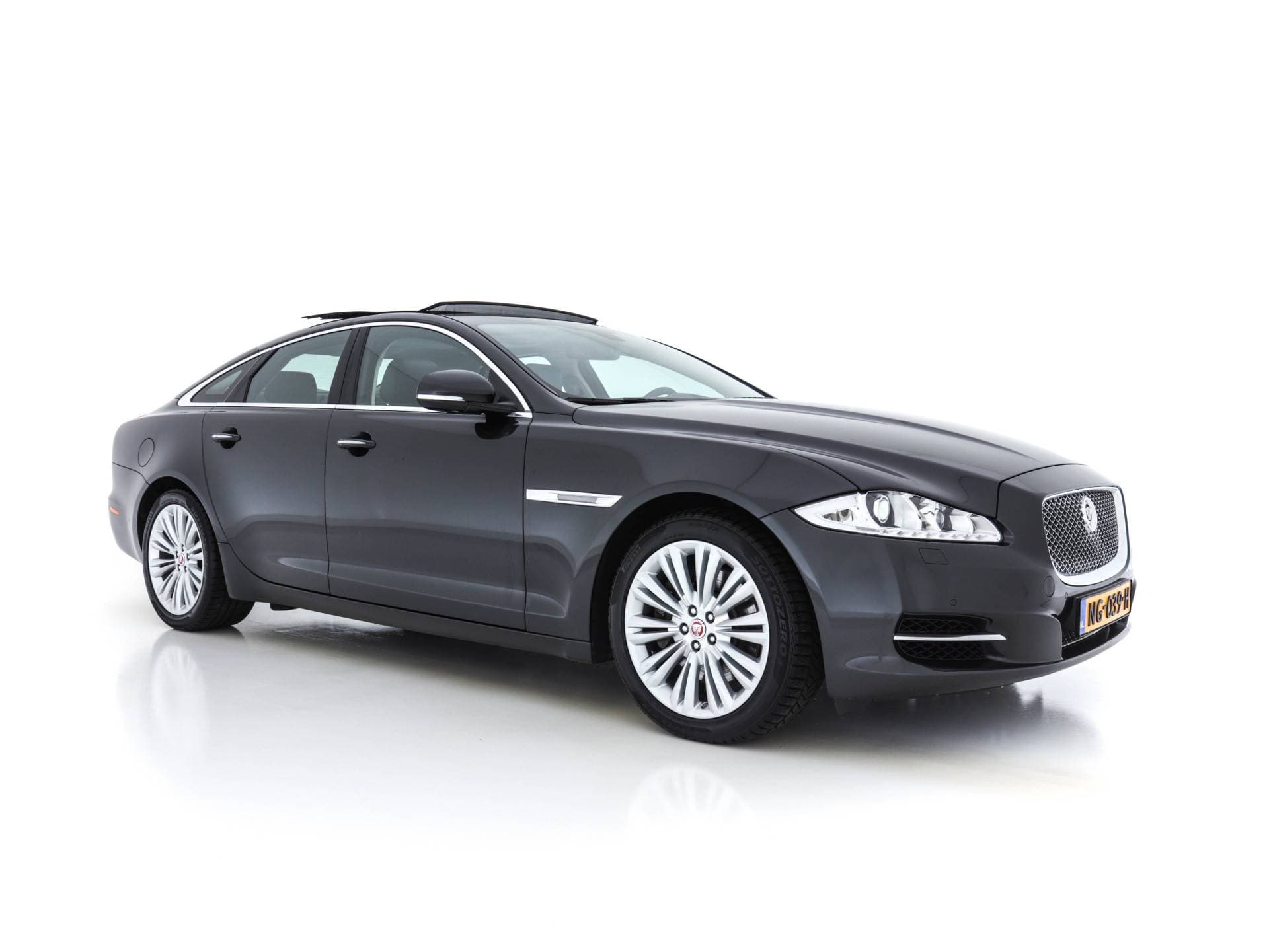 Jaguar XJ - Afbeelding 1