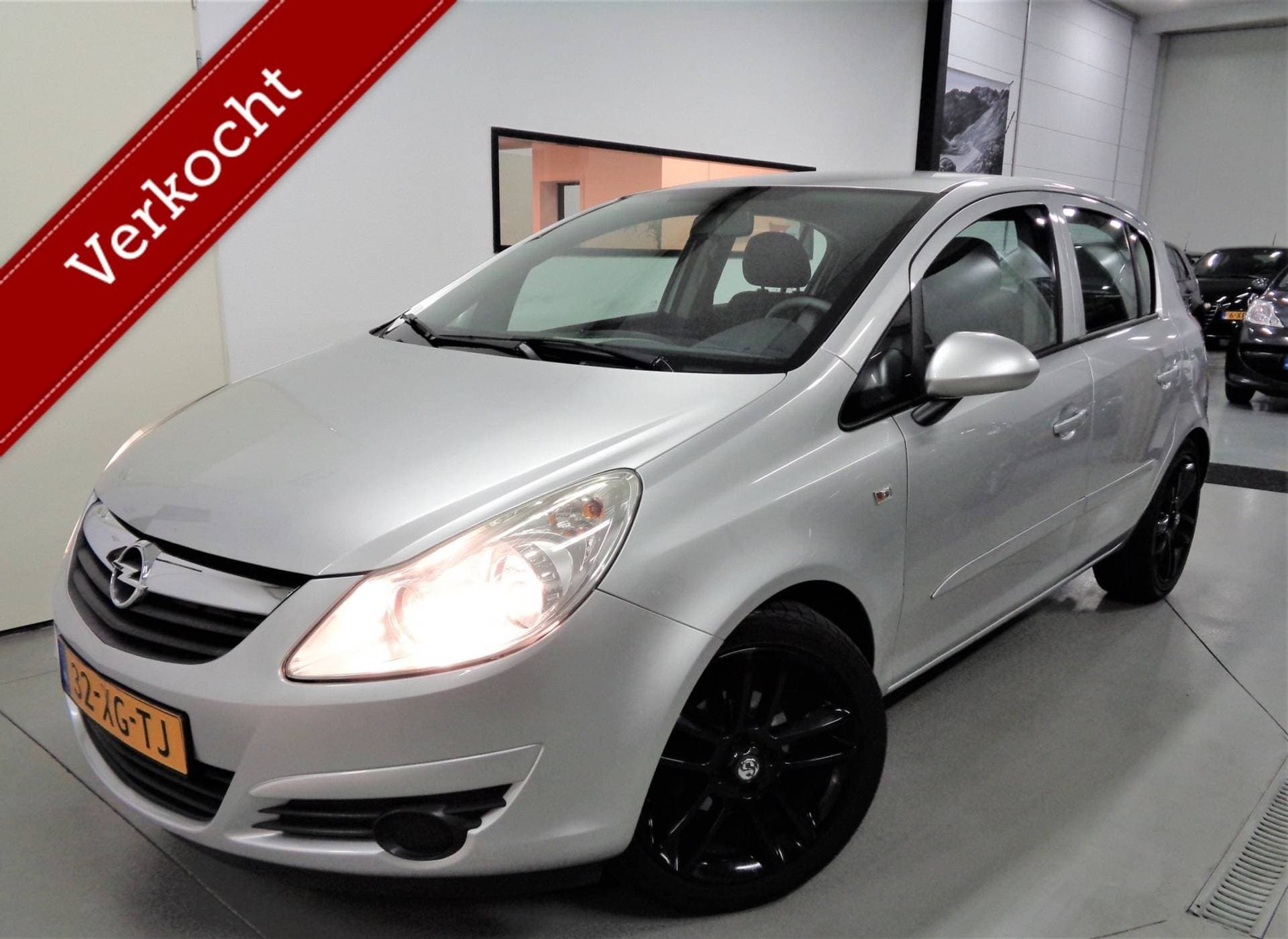 Opel Corsa - Afbeelding 1