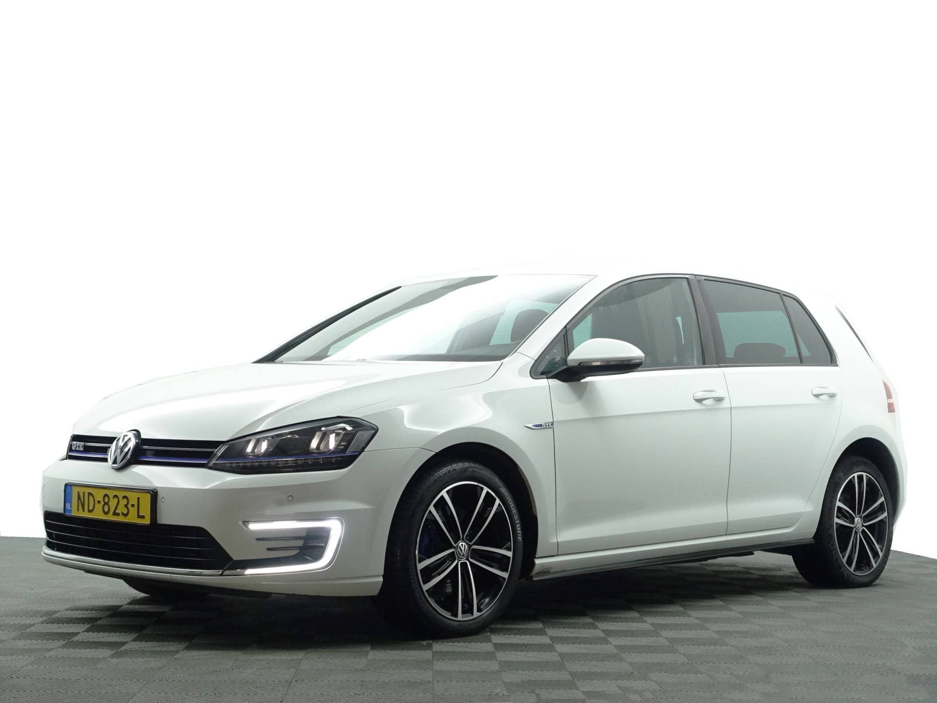 Volkswagen Golf - Afbeelding 1