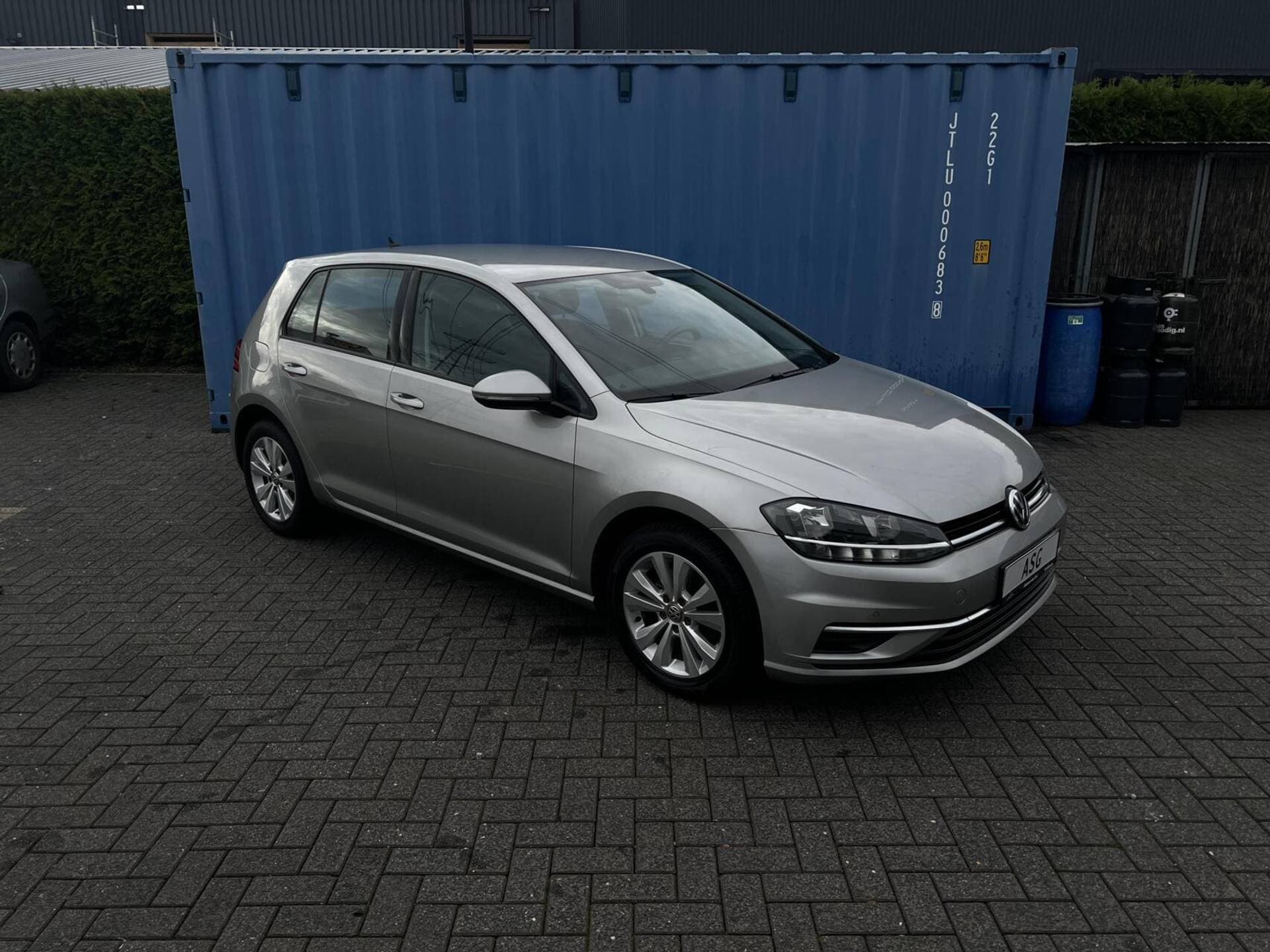 Volkswagen Golf - Afbeelding 1