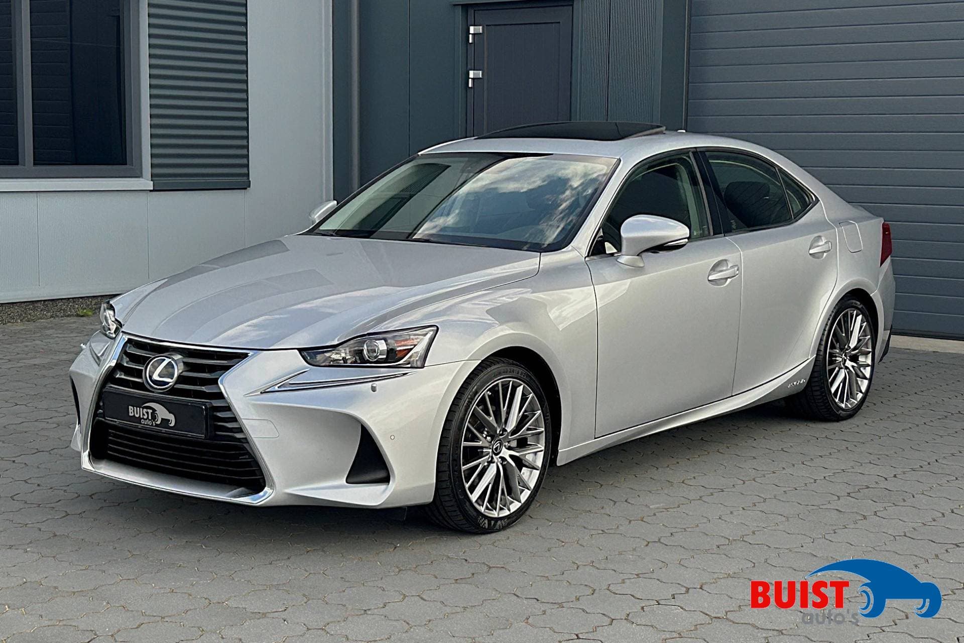 Lexus IS