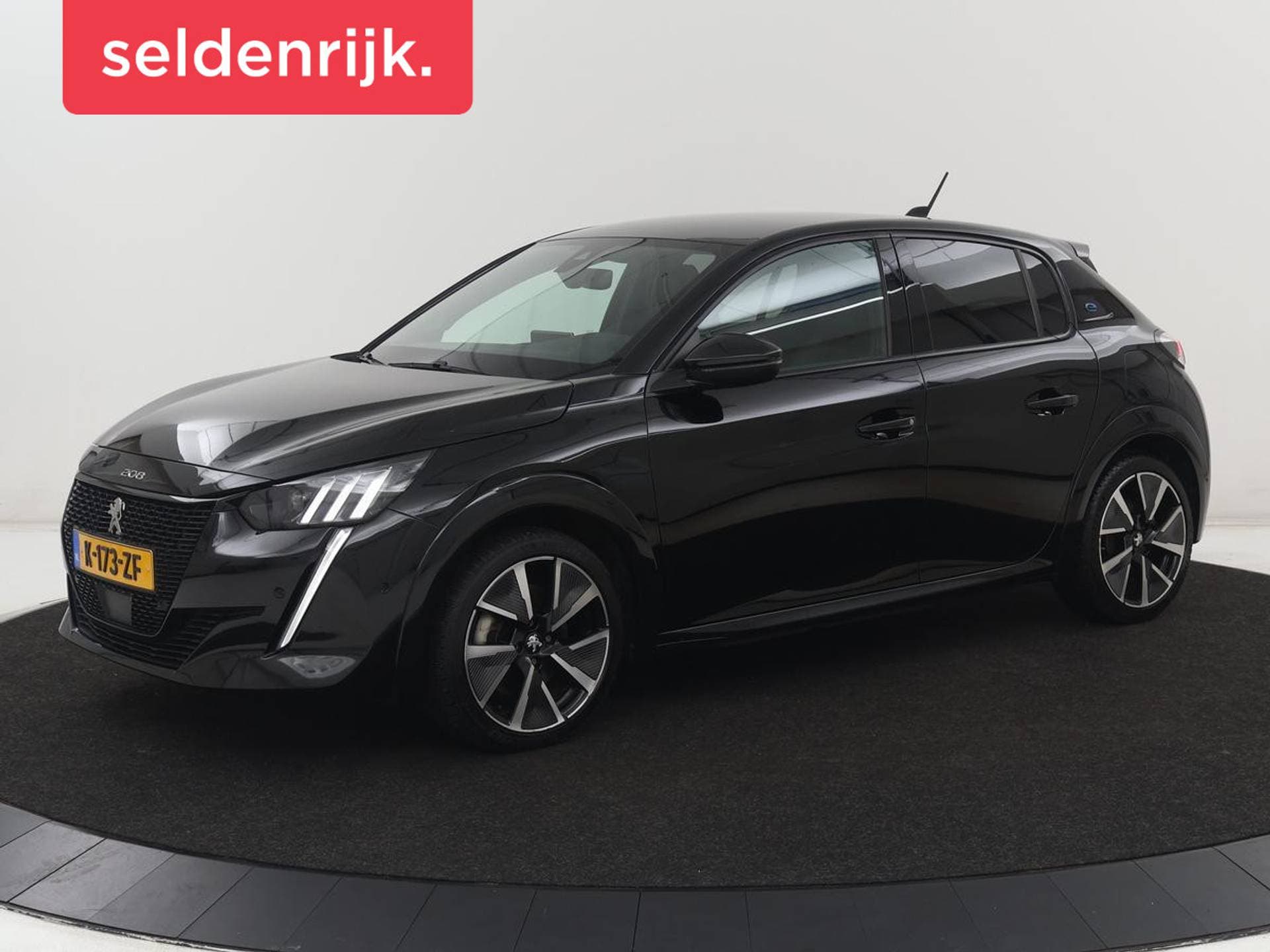 Peugeot e-208