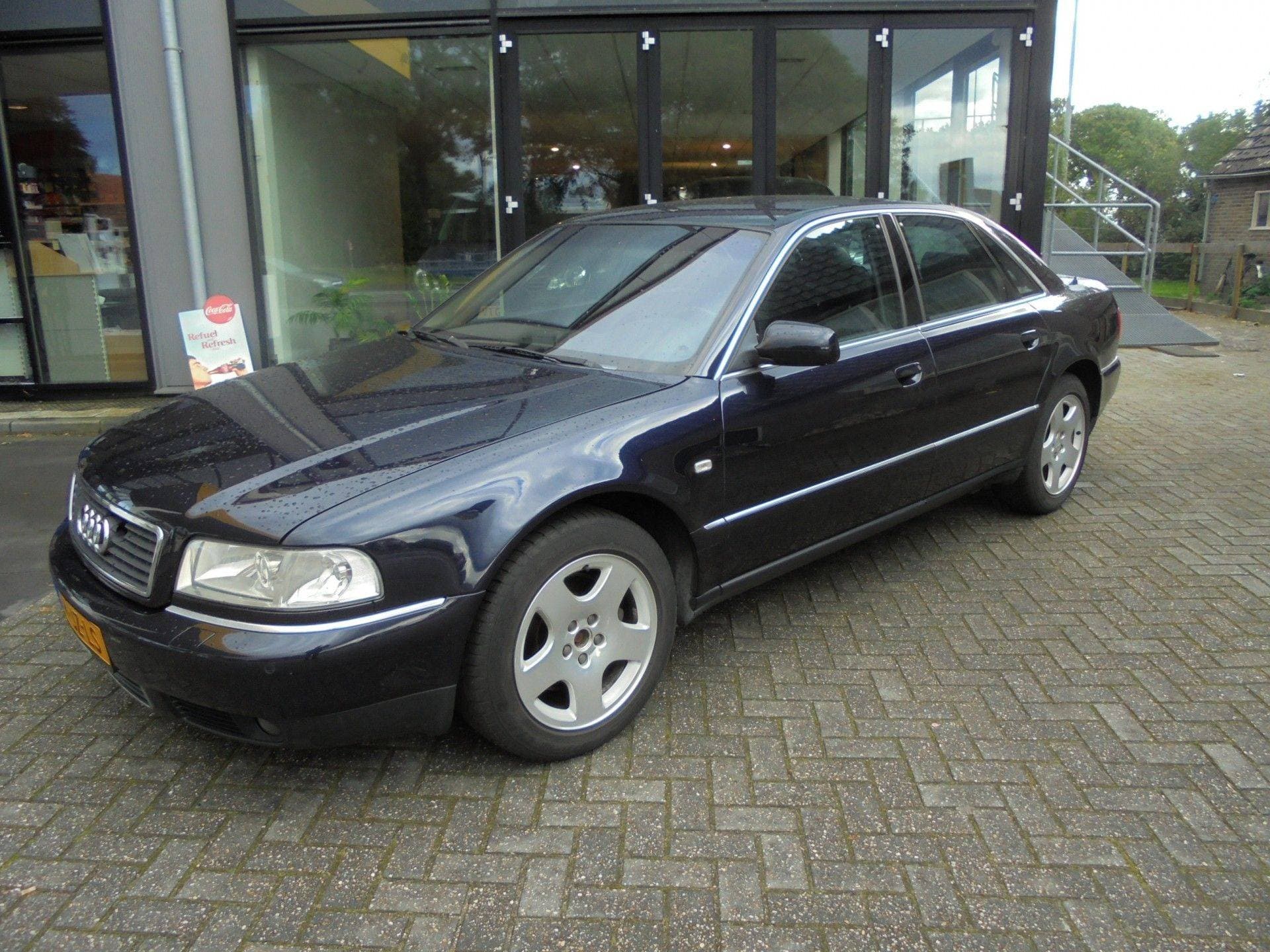 Audi A8 - Afbeelding 1