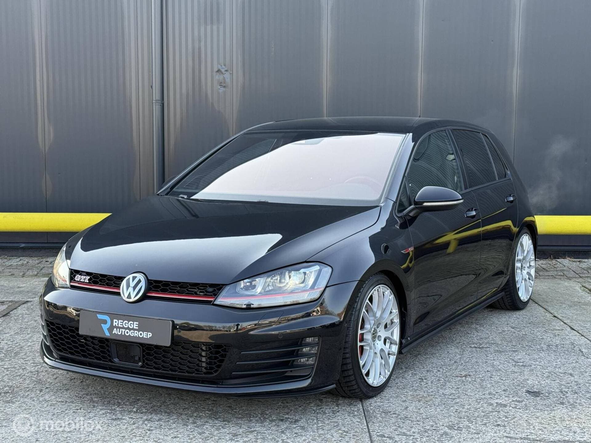 Volkswagen Golf - Afbeelding 1