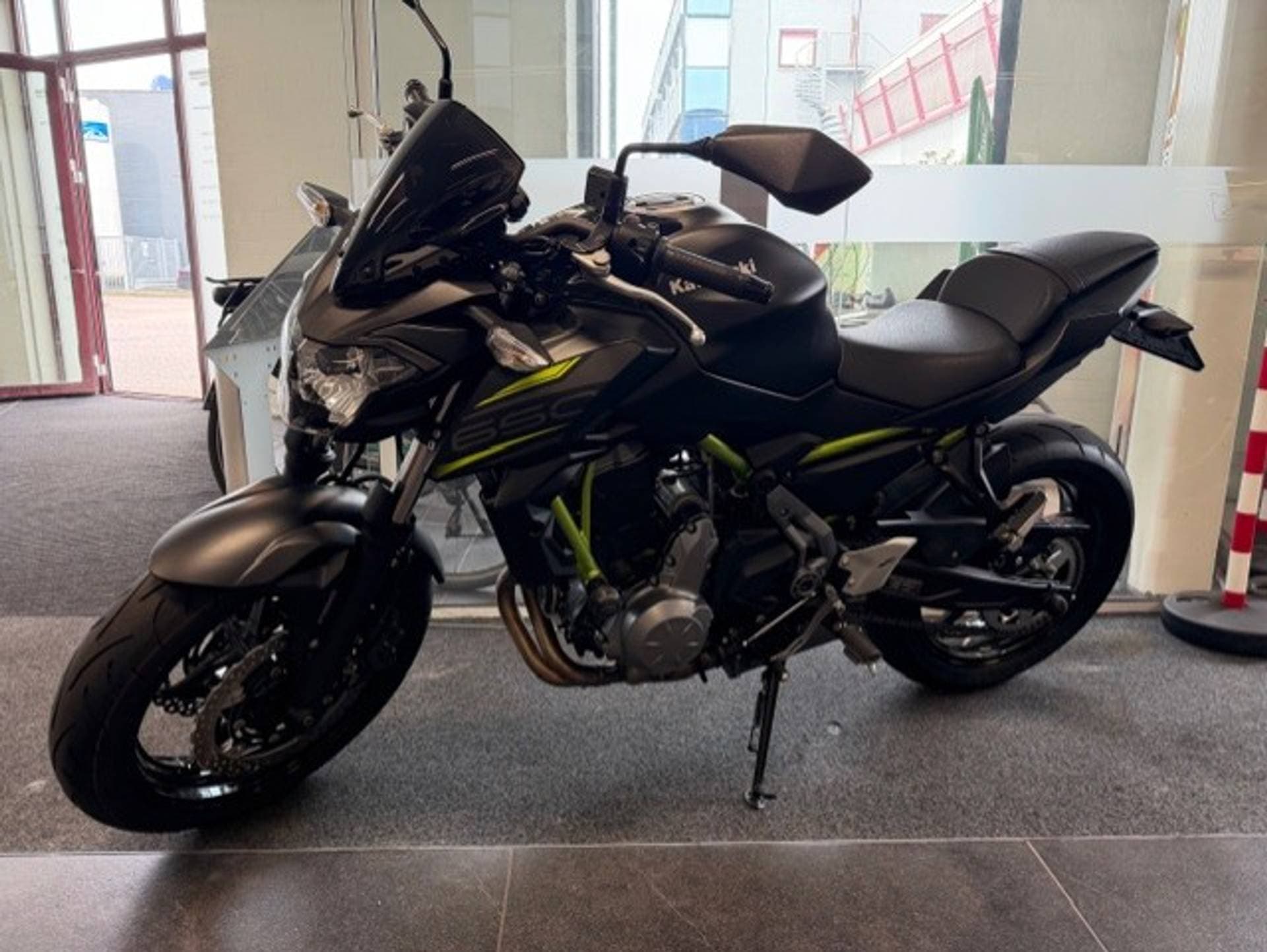 Kawasaki Z650 - Afbeelding 1