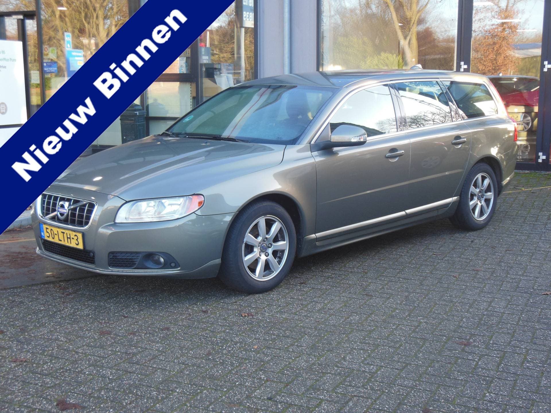 Volvo V70 - Afbeelding 1