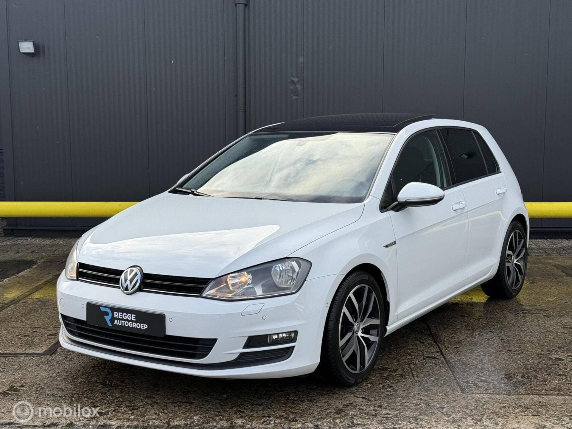 Volkswagen Golf - Afbeelding 1