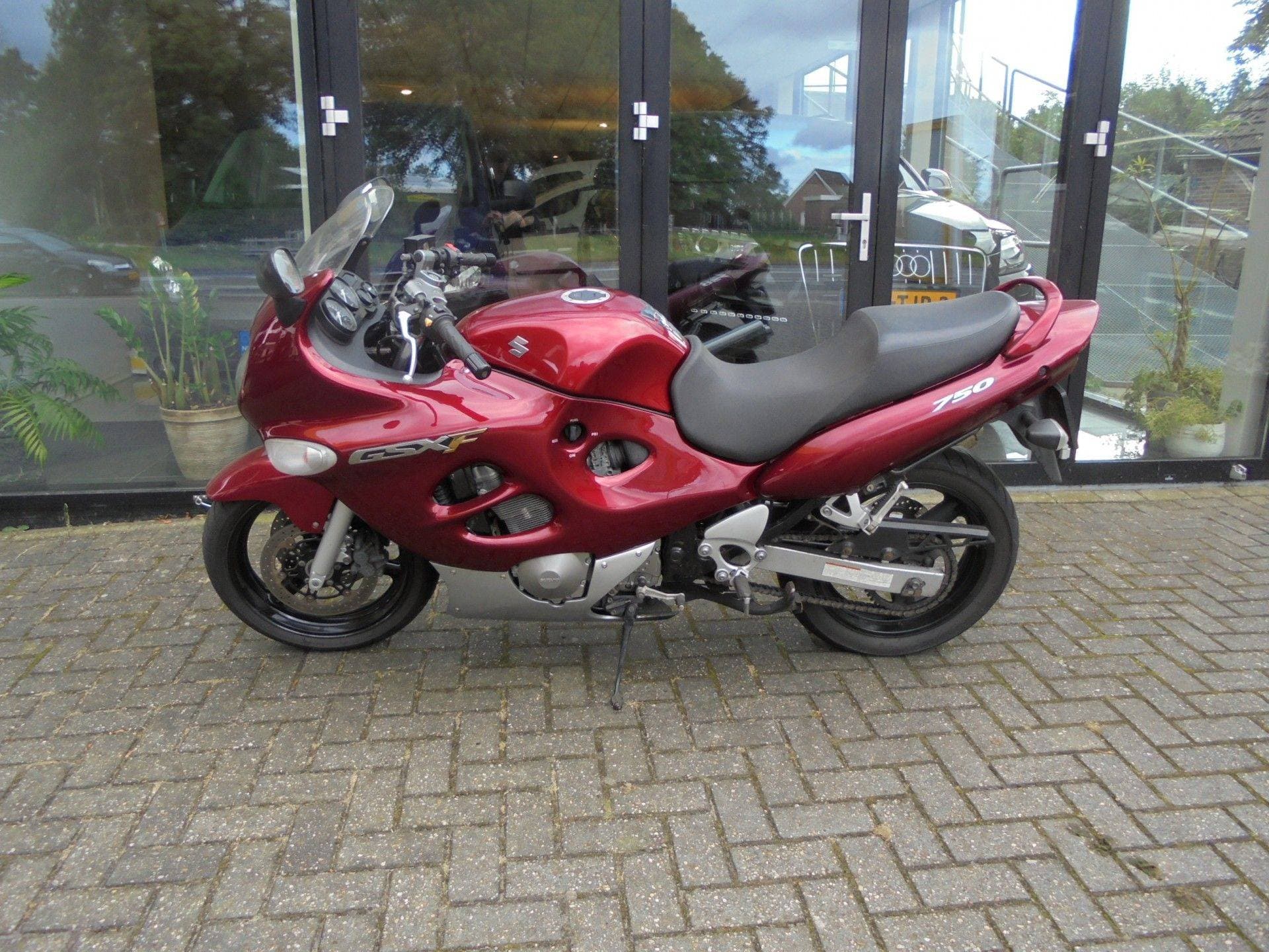 Suzuki GSX - Afbeelding 1