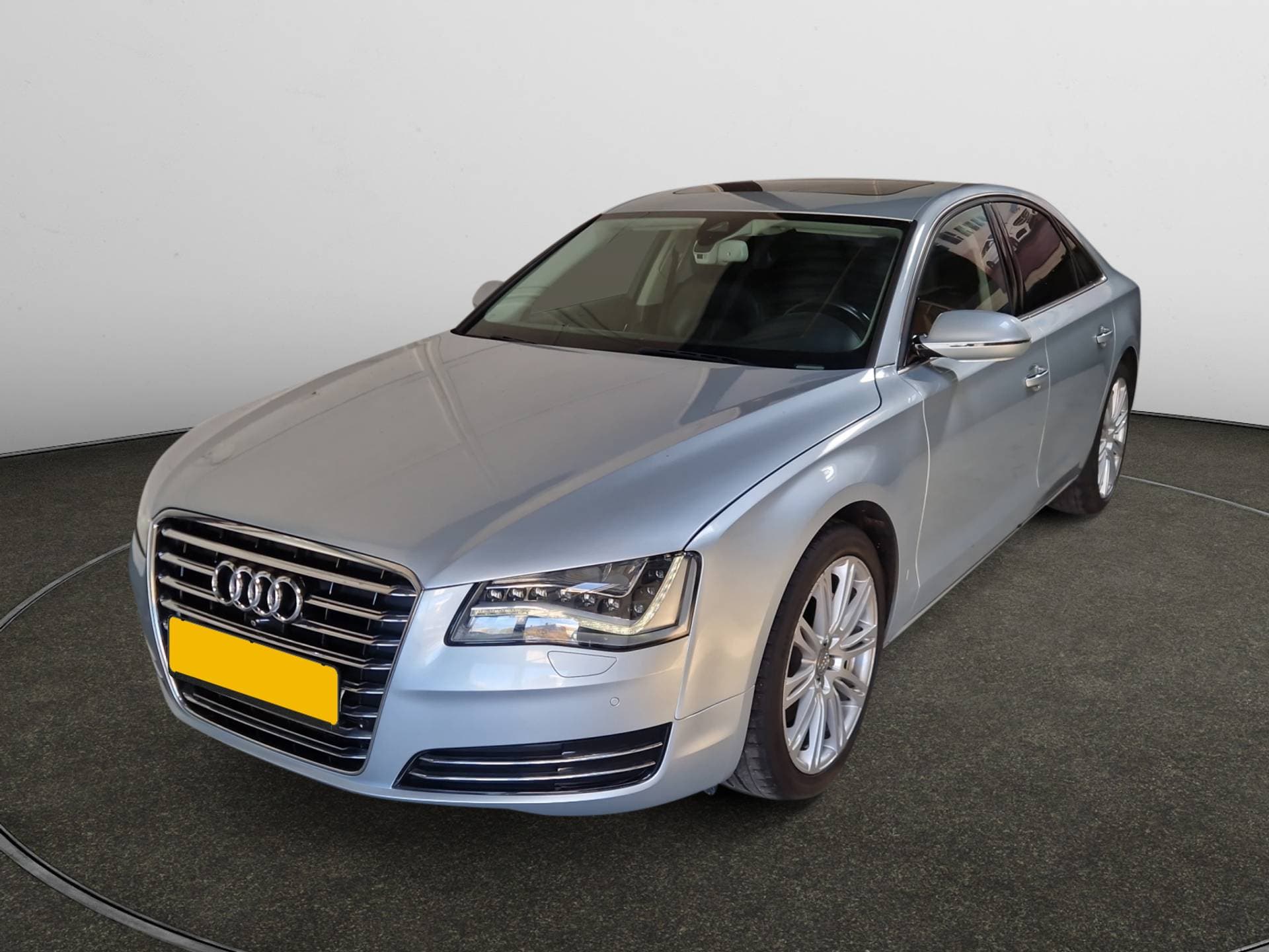 Audi A8 - Afbeelding 1