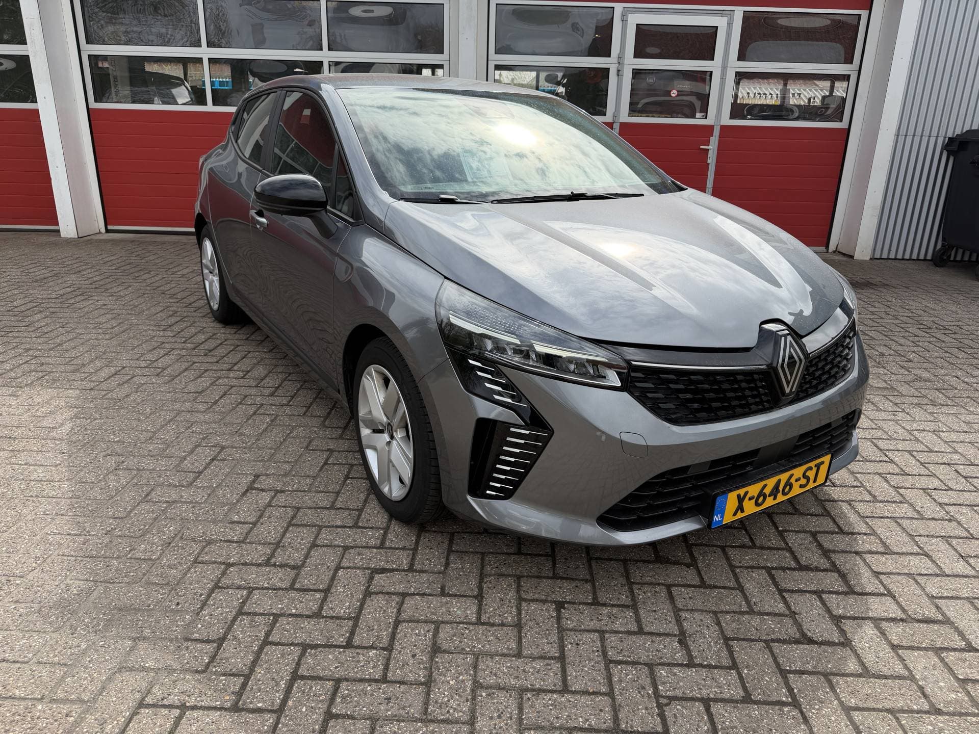 Renault Clio - Afbeelding 1